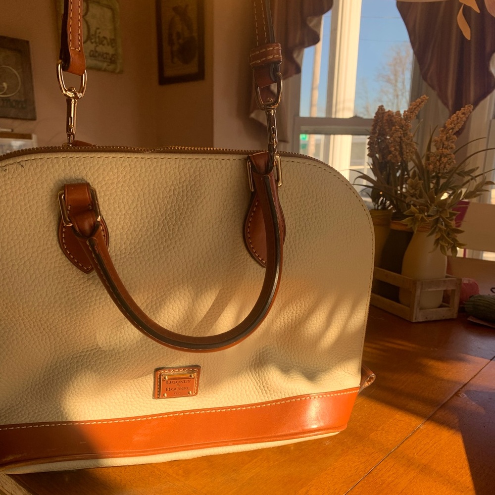 Dooney&Bourke cross body/hand bag